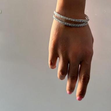 راهنمای جامع خرید اکسسوری؛ انتخاب حرفه‌ای، ترندها، ضدحساسیت، ست کردن و خرید عمده